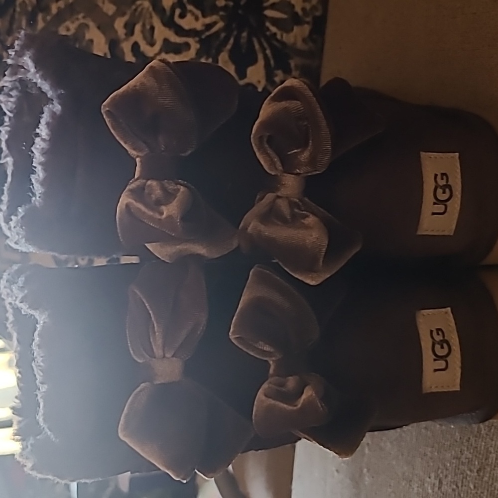 UGGS